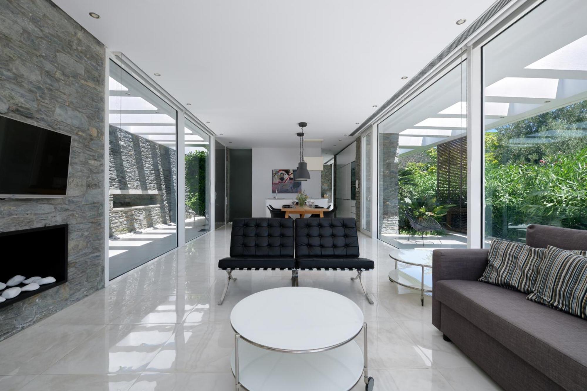 A - Luxury Villas Plomari ภายนอก รูปภาพ