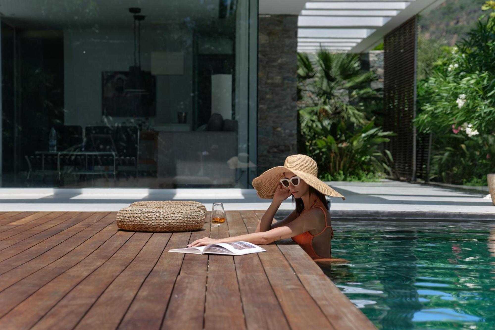 A - Luxury Villas Plomari ภายนอก รูปภาพ